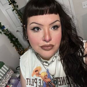 Meet your Posher, Mercedes